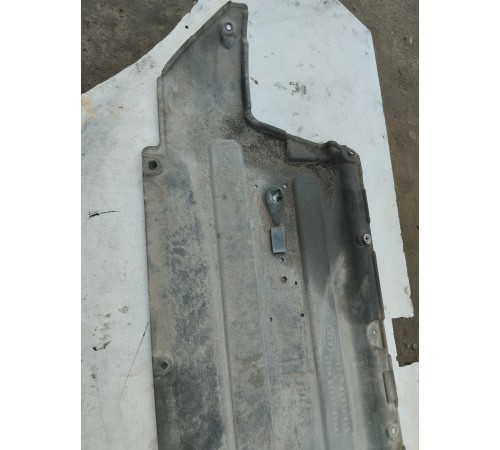 Защита днища антигравийная левая