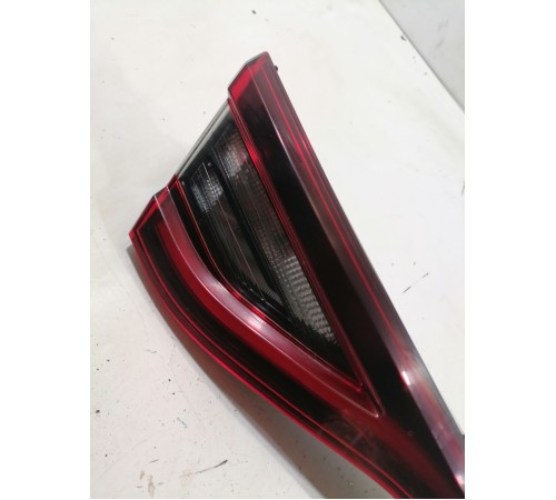 Фонарь левый внутренний крышки багажника