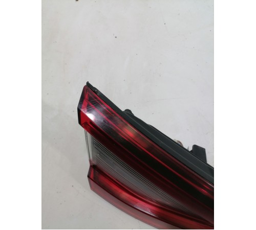 Фонарь левый внутренний крышки багажника