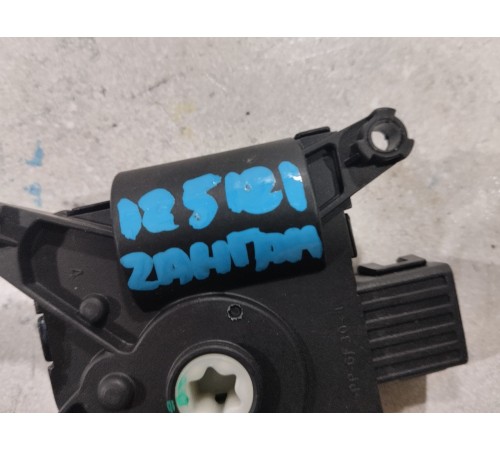 Моторчик привода заслонок отопителя