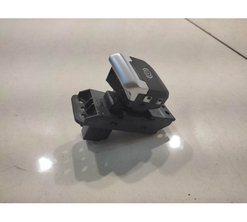 Кнопка стояночного тормоза