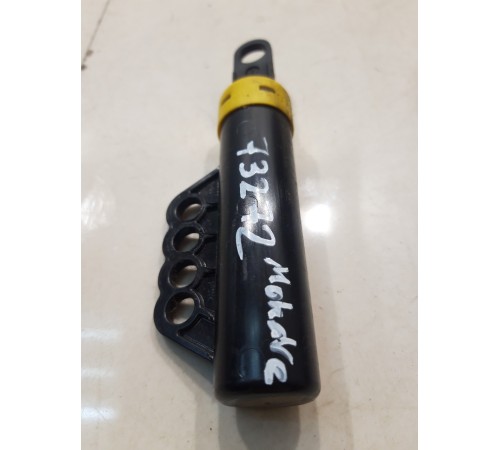 Амортизатор открывания бардачка