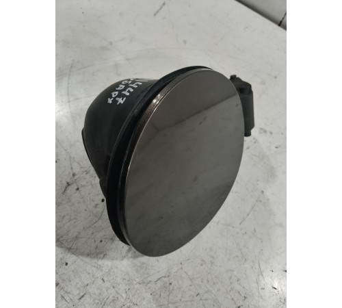 Лючок бензобака с крышкой