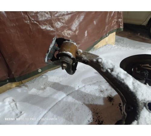 Рычаг задний левый