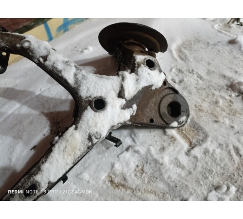 Рычаг задний левый