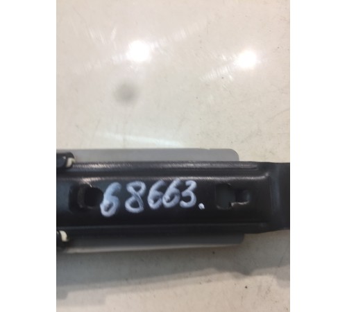 Кронштейн ремня безопасности (правый)