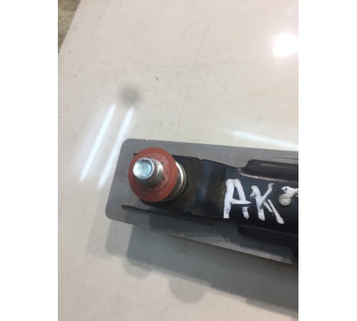 Кронштейн ремня безопасности (правый)