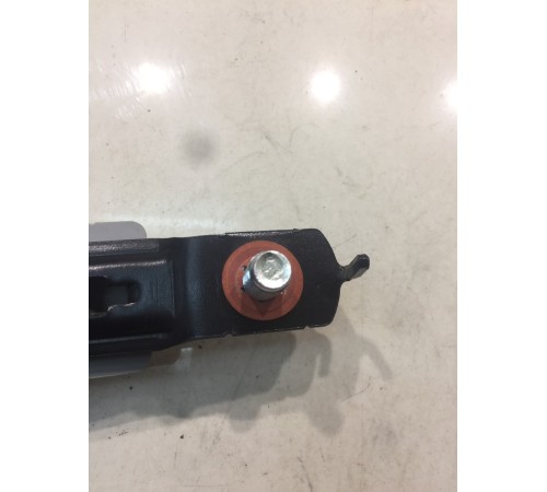 Кронштейн ремня безопасности (правый)