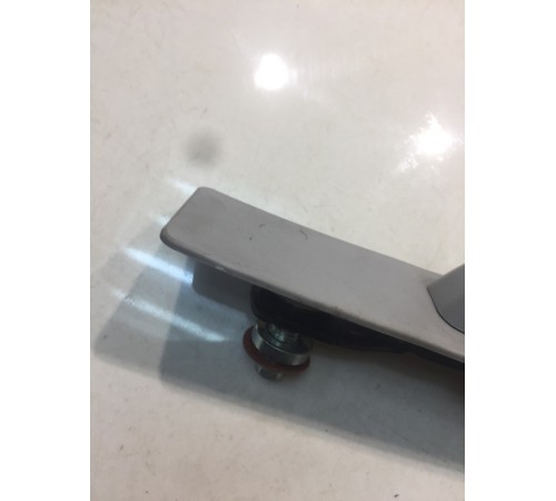 Кронштейн ремня безопасности (правый)