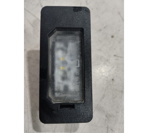 Плафон подсветки номера левый