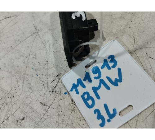 Плафон подсветки номера левый