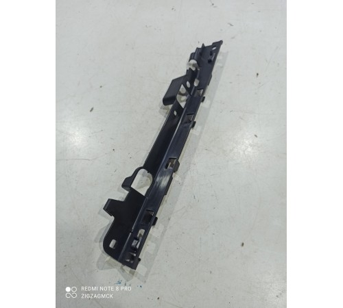 Кронштейн панели облицовки передней стойки (правый)