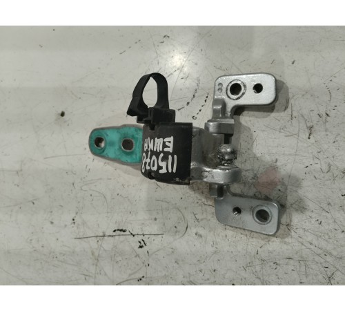 Петля крышки багажника левая