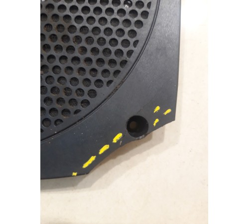 Крышка сабвуфера(передняя правая)