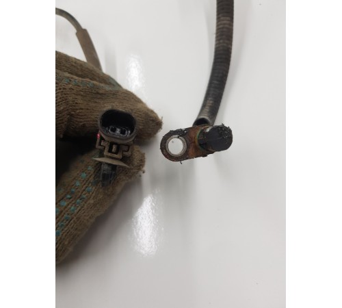 Датчик ABS(передний левый)