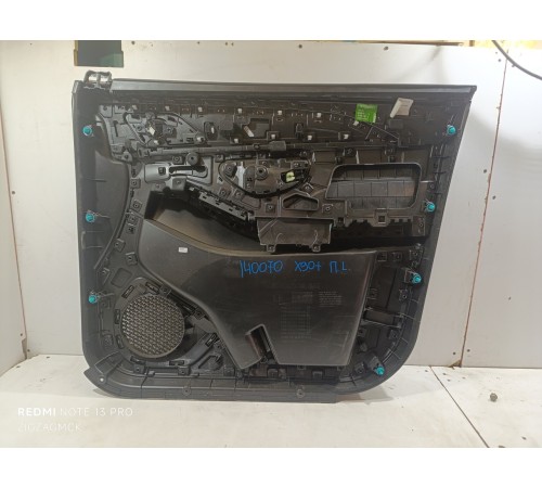 Обшивка двери передней левой