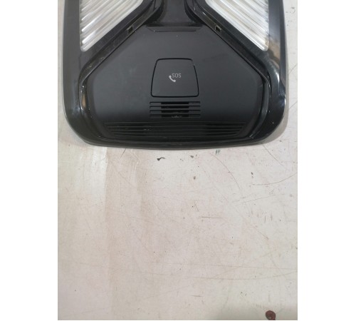 Плафон освещения салона передний