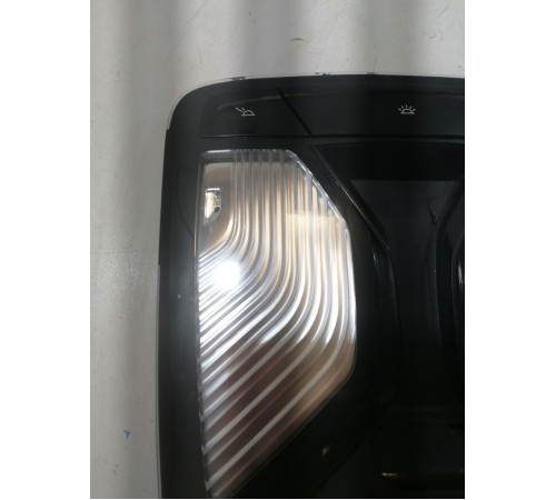 Плафон освещения салона передний