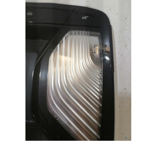 Плафон освещения салона передний