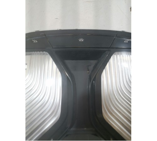 Плафон освещения салона передний