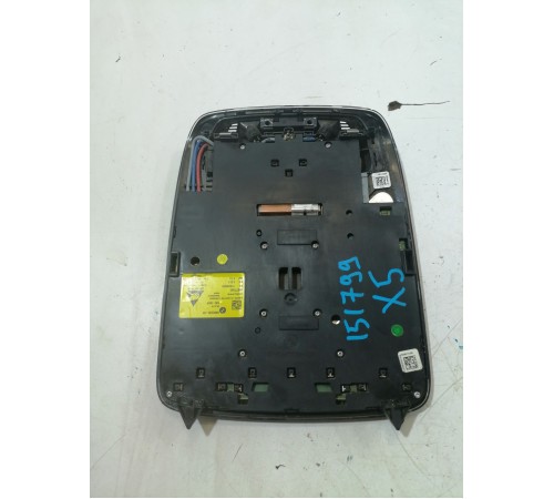 Плафон освещения салона передний