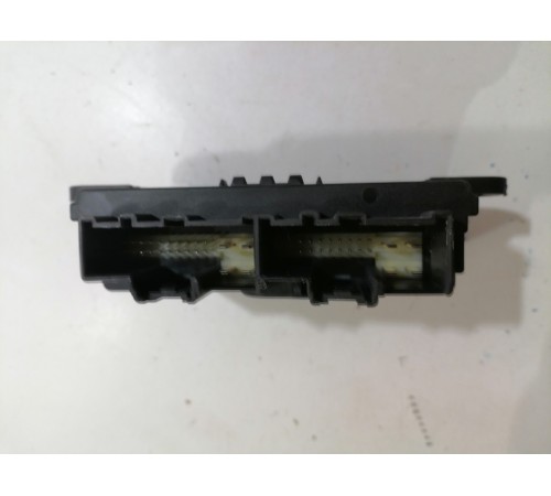 Блок управления доводчиком крышки багажника