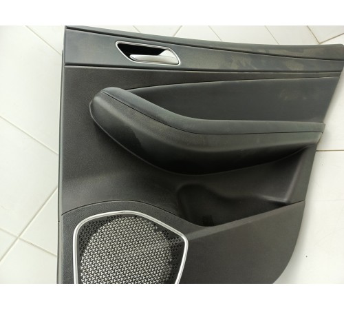 Обшивка двери задняя правая