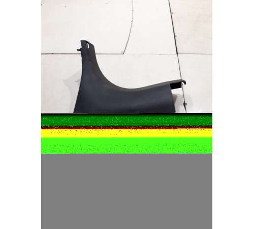 Обшивка передней стойки левая