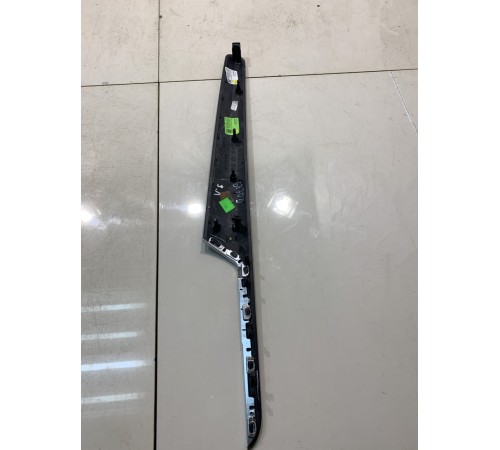 Молдинг двери (задний, левый)