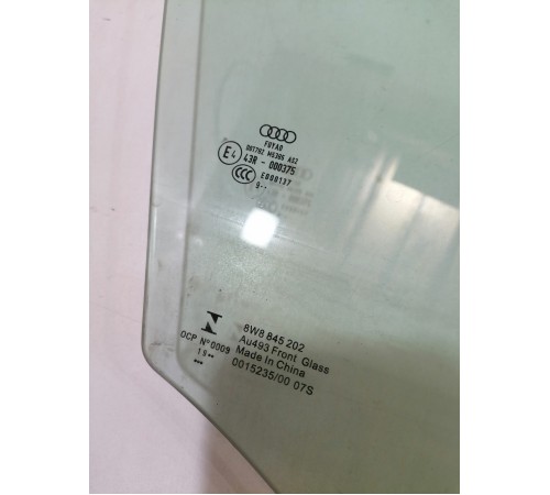 Стекло двери переднее правое