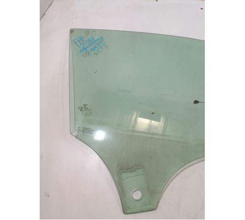 Стекло двери переднее правое