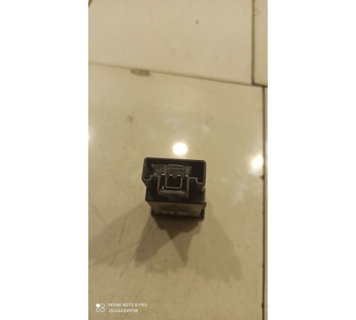 Кнопка корректировки света фар