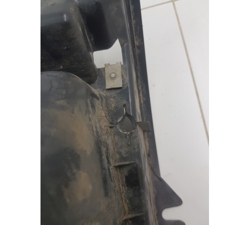 Корпус фары передний правый