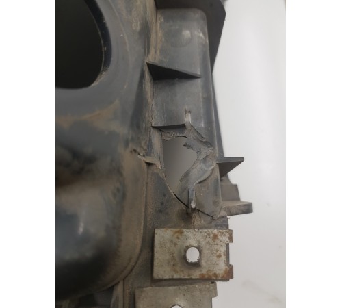 Корпус фары передний правый