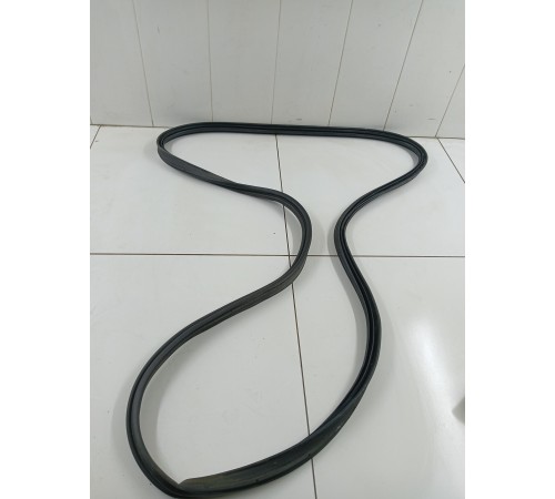 Уплотнитель багажника