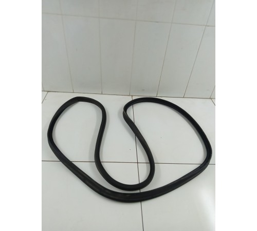 Уплотнитель багажника