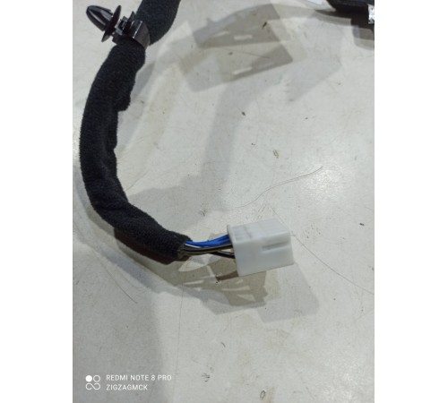 Электропроводка напольной консоли салона