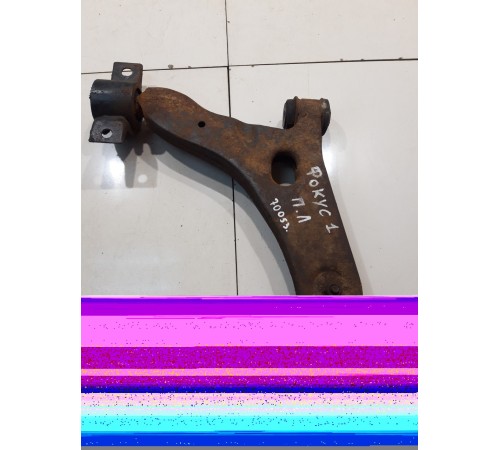 Рычаг подвески (передний, левый)