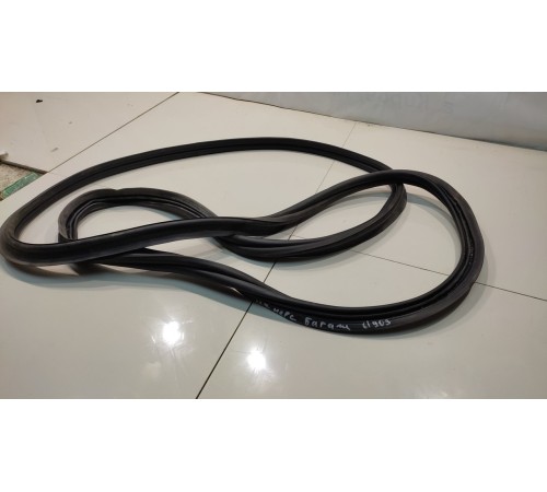 Уплотнитель багажника