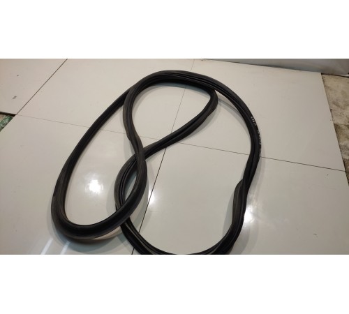 Уплотнитель багажника