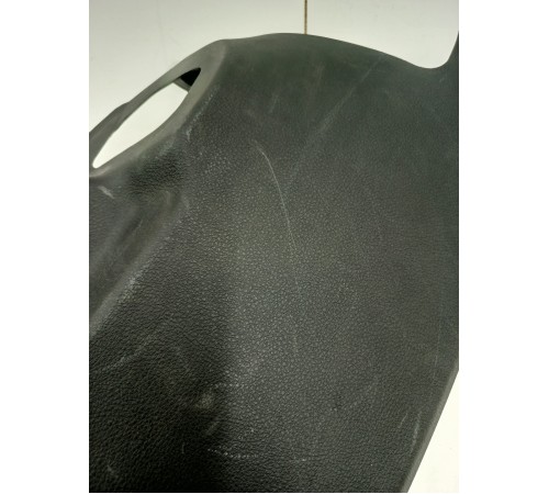 Обшивка задней стойки правая нижняя