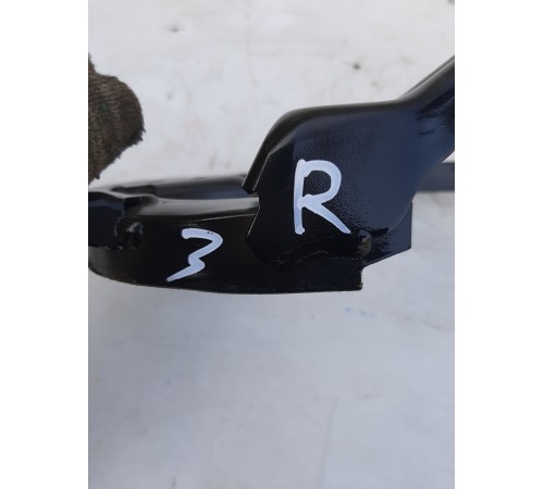 Петля крышки багажника(правая)