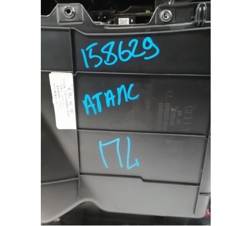 Обшивка двери передняя левая