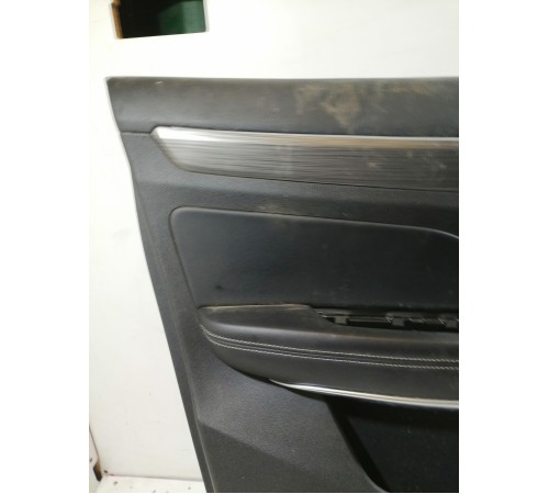 Обшивка двери передняя левая