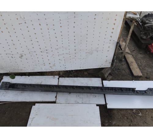 Накладка порога левая