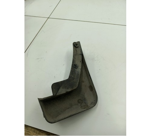 Брызговик задний левый