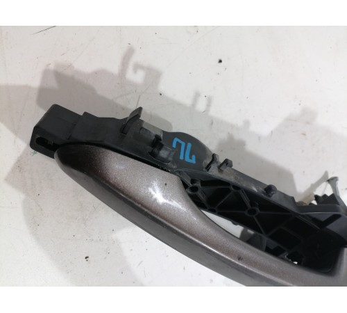 Ручка двери передняя левая