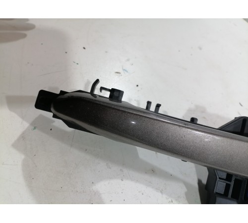 Ручка двери передняя левая