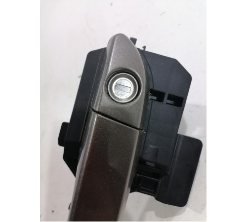 Ручка двери передняя левая