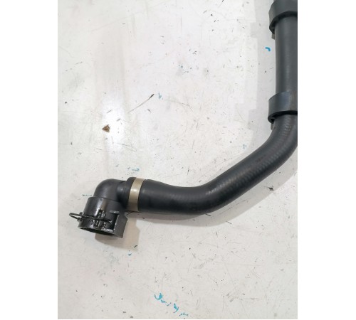 Патрубок системы охлаждения